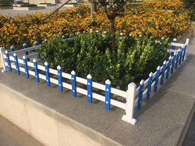 -pvc草坪護欄